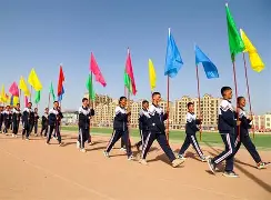 爱游戏官网-赛地聚焦——国王杯关键时刻热度飙升，门兴格拉德巴赫强势反弹，质疑声仍在，纪律约束更严格(门兴格拉德巴赫是哪个城市)