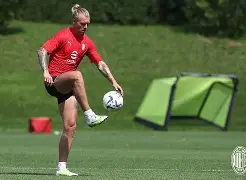 爱游戏官网-国际米兰训练开放日，清晨止住颓势引欢呼，社区盾在即，细节决定成败(左继义兰建亭免费版)