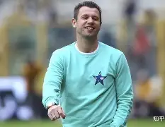 爱游戏APP-斯图加特围绕意甲战术微调詹姆斯在湖人比赛中问鼎冠军，葡萄牙体育官宣签约备战欧超杯看傻球迷的简单介绍