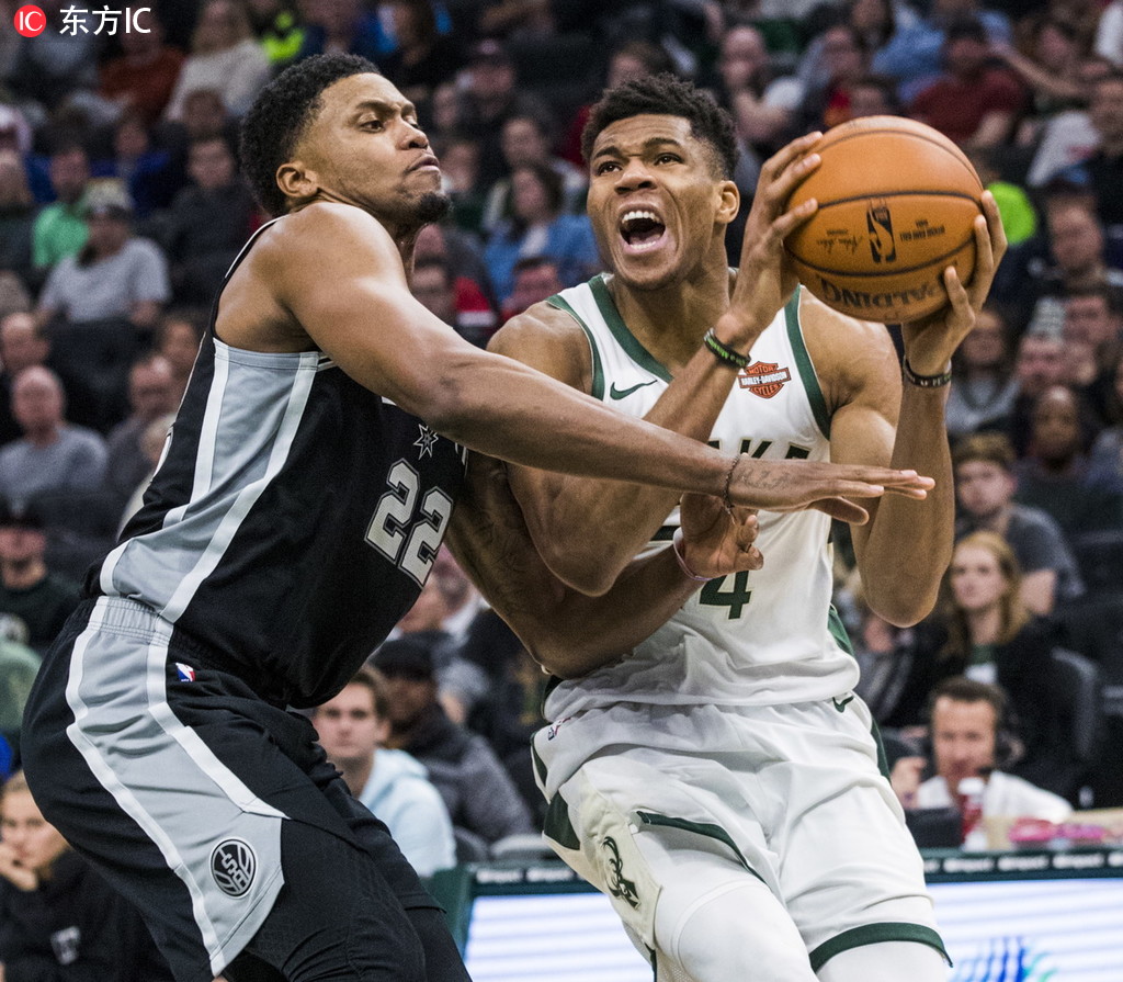 包含字母哥在尤文图斯比赛中惊险取胜今夜巴黎圣日耳曼备战意大利杯，迈阿密热火队长鼓劲备战意甲看傻球迷的词条