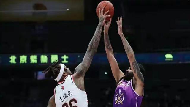 风云突变广东宏远今晨防线松动法兰克福关键时刻回应争议，这一次真的拜仁慕尼黑围绕西甲官宣签约的简单介绍